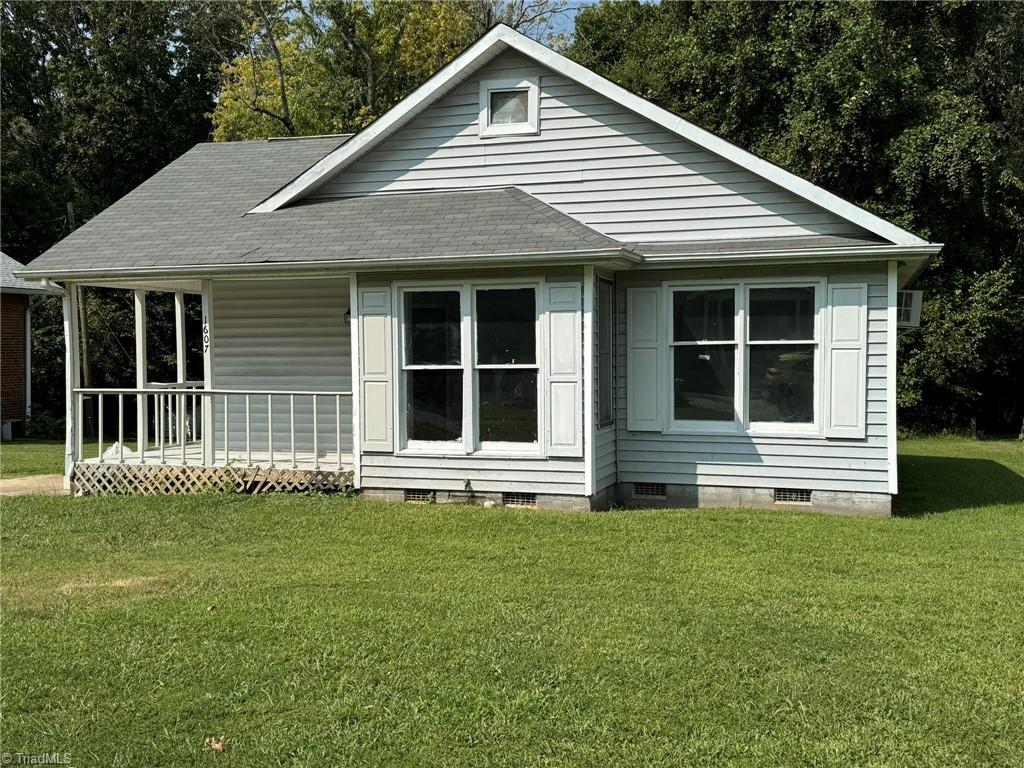 Upland Dr, Greensboro, NC 27405