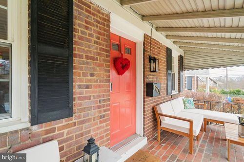 1901 Scroggins Rd, ALEXANDRIA, VA, 22302-3120 | Card Image