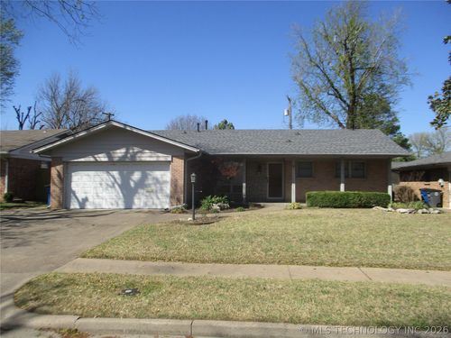 8227 E 38th St, Tulsa, OK, 74145-1453 | Card Image