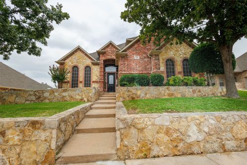 7921 Shady Oaks Dr, North Richland Hills, TX, 76182-6739 | Card Image