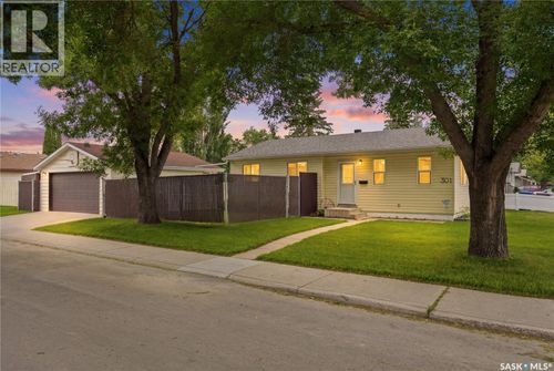 301 Fisher Cres, Saskatoon, SK, S7L5E1 | Card Image