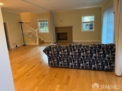 330 Sheridan Ave, Piedmont, CA, 94611-3814 | Card Image