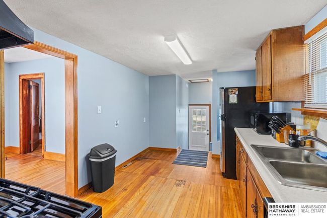 929 Main St, House other with 2 bedrooms, 1 bathrooms and 1 parking in Seward NE | Image 6