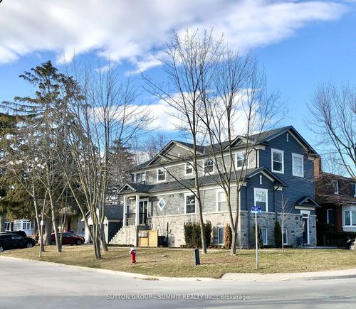 31 Oakwood Ave N, Mississauga, ON, L5G3L9 | Card Image