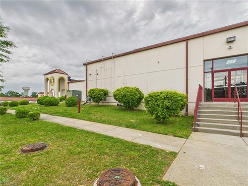 4925 W Market St, Greensboro, NC, 27407-1544 | Card Image