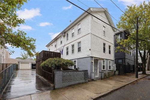 41 E Transit St, Providence, RI, 02906-3820 | Card Image
