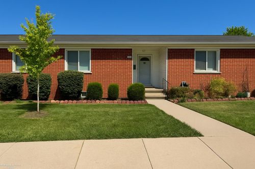 8755 Sterling, Center Line, MI, 48015-1796 | Card Image