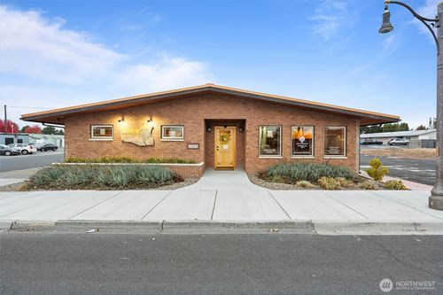 1207 E Main St, Othello, WA, 99344-1557 | Card Image