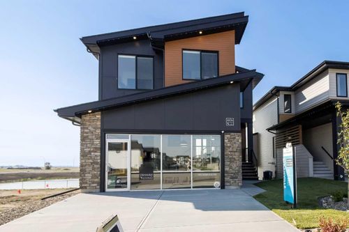 4606 31 Avenue S, Lethbridge, AB, T1K8J8 | Card Image