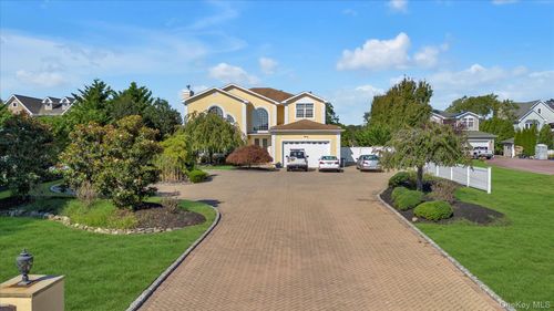 408 River Ave, Patchogue, NY, 11772-3394 | Card Image