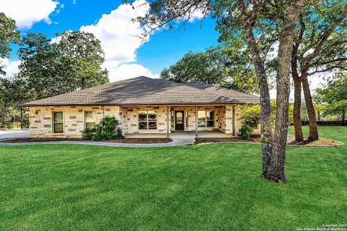 152 Legacy Vw, La Vernia, TX, 78121-5693 | Card Image