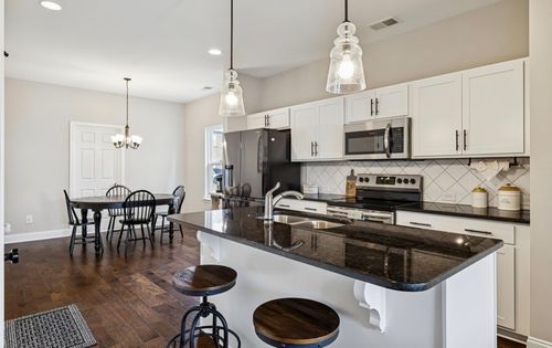 135 Santa Rosa Dr, Gallatin, TN, 37066-2354 | Card Image