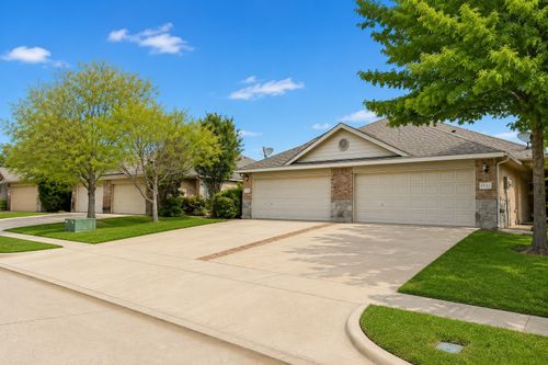 1334 Piedmont Dr, Mansfield, TX, 76063-6042 | Card Image