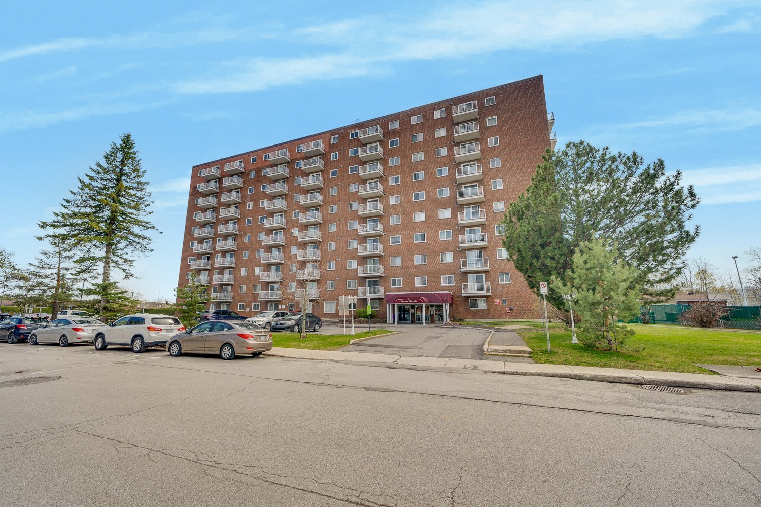 Residential in Gatineau (Hull) 5