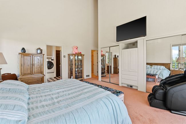 21' vaulted ceiling | Image 26
