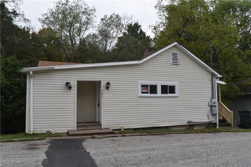 205 Mcfadden St, Saint Clairsville, OH, 43950-9251 | Card Image