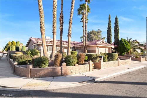 3814 Edmond St, Las Vegas, NV, 89103-2413 | Card Image