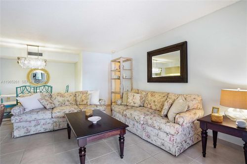 104-927 Ne 199th St, Miami, FL, 33179-5823 | Card Image