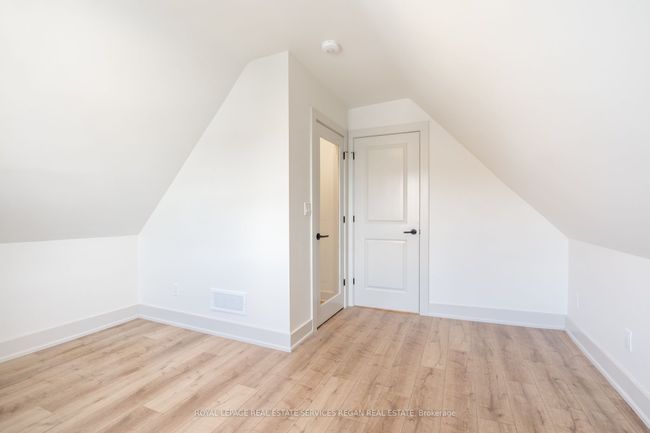 267 Dundurn St S, Home with 2 bedrooms, 2 bathrooms and 1 parking in Hamilton ON | Image 22
