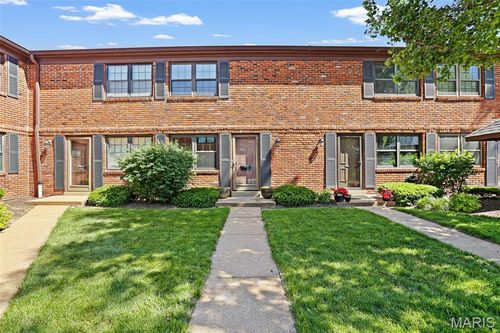 7965 Royal Arms Ct, Saint Louis, MO, 63123-1934 | Card Image