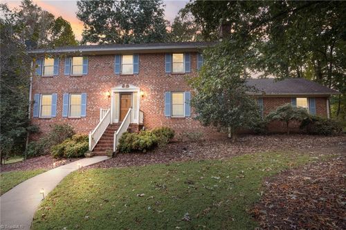 101 Byrnwood Dr, Jamestown, NC, 27282-9568 | Card Image