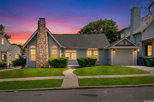 211 W Norwood Ct, San Antonio, TX, 78212-2339 | Card Image