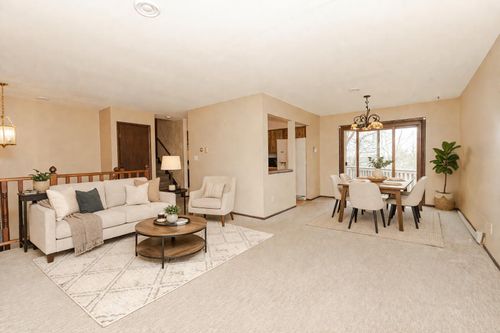 W287N6453 Highland Ct, Hartland, WI, 53029-9638 | Card Image