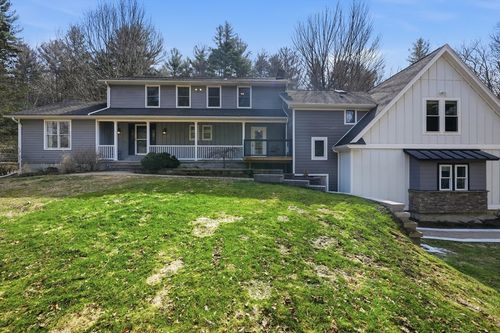 100 S Loomis St, Southwick, MA, 01077-9441 | Card Image