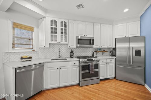 88 Tower Hill Dr, Red Bank, NJ, 07701-2404 | Card Image