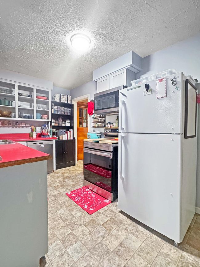 Kitchen | Image 17