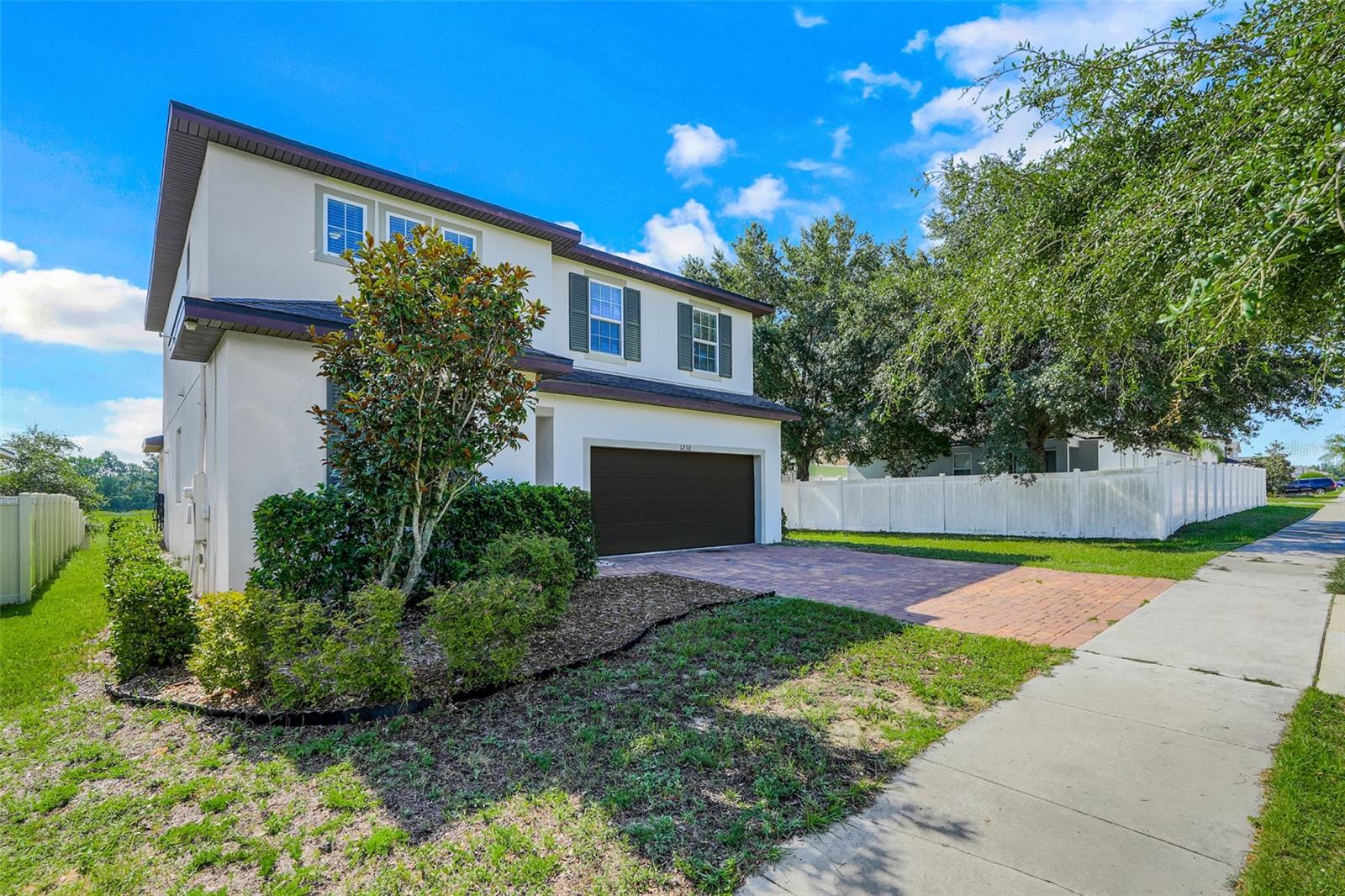 Residential in GROVELAND 2