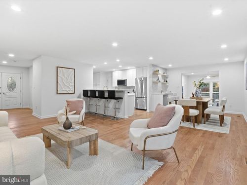 2133 Freda Dr, VIENNA, VA, 22181-3259 | Card Image