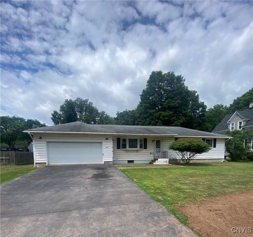458 Sayles St, Oneida, NY, 13421-1806 | Card Image