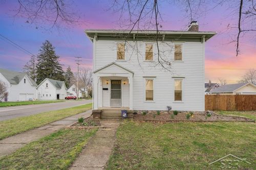 938 6th Ave, Lake Odessa, MI, 48849-1055 | Card Image