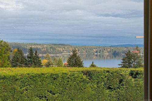 421A Walker Ave, Ladysmith, BC, V9G1V2 | Card Image