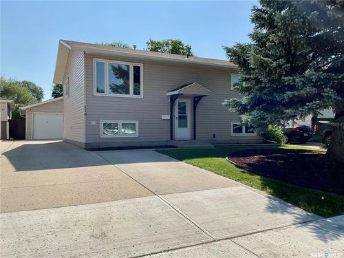 118 Salemka Crescent, Regina, SK, S4R7S1 | Card Image