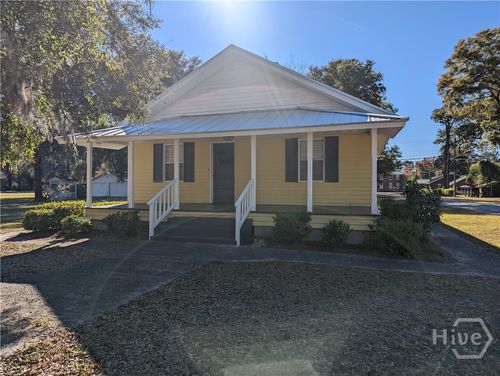 804 N Maple St, Springfield, GA, 31329-4983 | Card Image