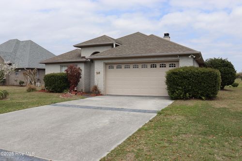 137 Castle Bay Dr, Hampstead, NC, 28443-3543 | Card Image