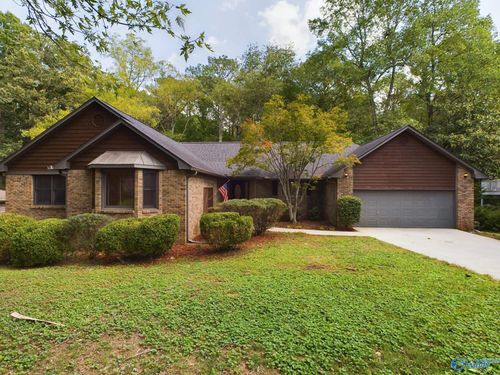1016 Seina Vista Dr, Madison, AL, 35758-1235 | Card Image