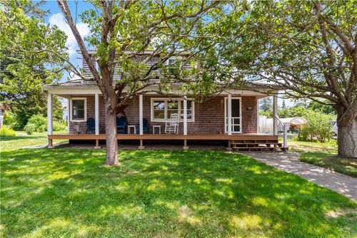 39 Salt Pond Way, Westerly, RI, 02891-4434 | Card Image