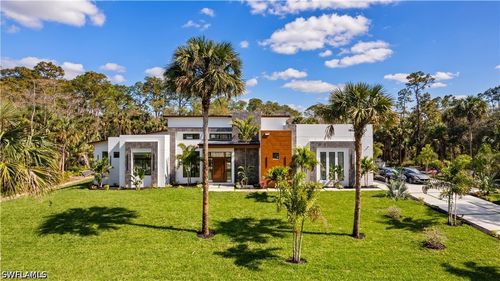 390 3rd St Nw, Naples, FL, 34120-5472 | Card Image