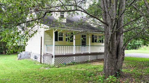 526 Richard Mclaughlin Rd, Unicoi, TN, 37692-4267 | Card Image