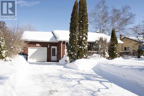 164 Robinson Dr, Thunder Bay, ON, P7A6G5 | Card Image