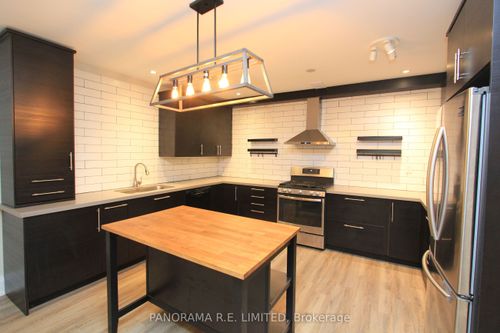 bsmt-57 Renown Rd, Etobicoke, ON, M9A2E6 | Card Image