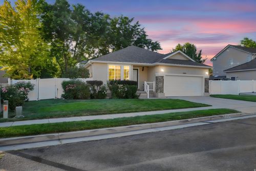 1234 Oakridge Ln, Farmington, UT, 84025 | Card Image