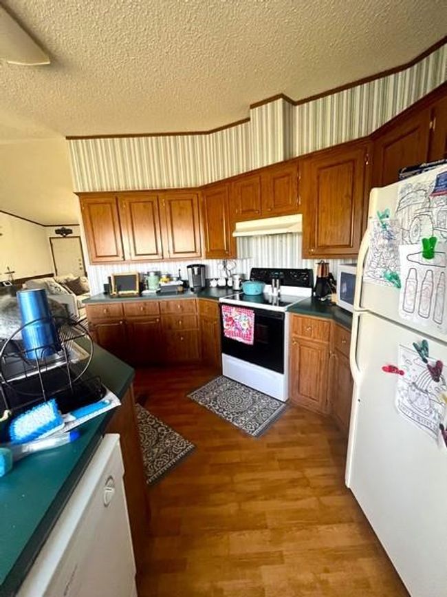9870 N Leona Blvd, Home with 3 bedrooms, 2 bathrooms and null parking in Leona TX | Image 7