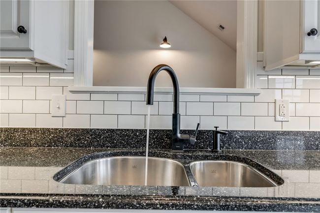 1119 Bay Hill Dr, Condo with 3 bedrooms, 4 bathrooms and 2 parking in Gibsonia PA | Image 7