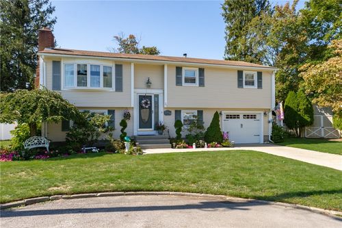 33 Judy Ter, West Warwick, RI, 02893-2212 | Card Image