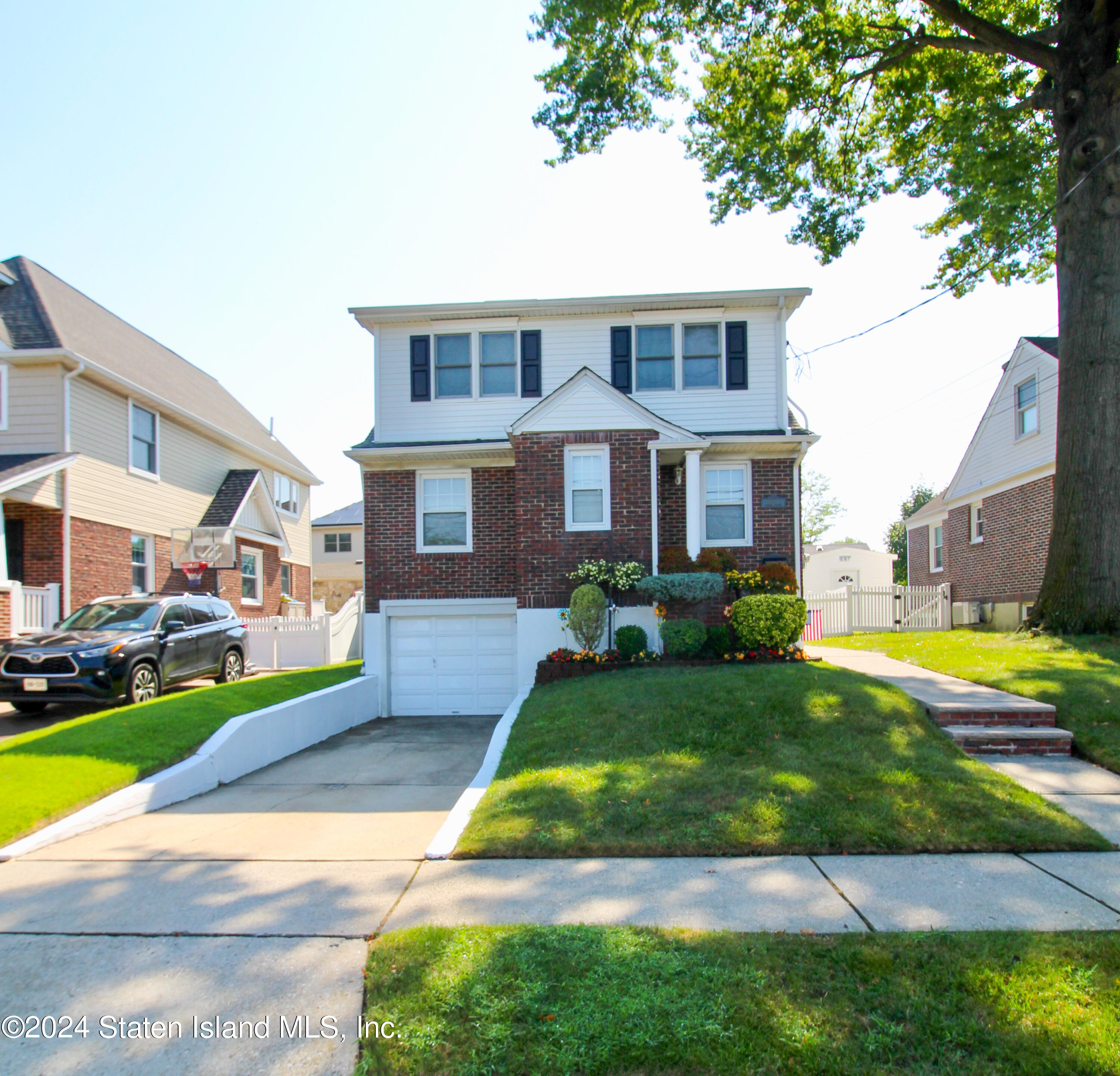 Crystal Ave, Staten Island, NY 10302