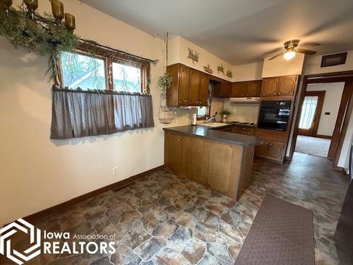 302 N Van Buren St, Mount Pleasant, IA, 52641-1636 | Card Image
